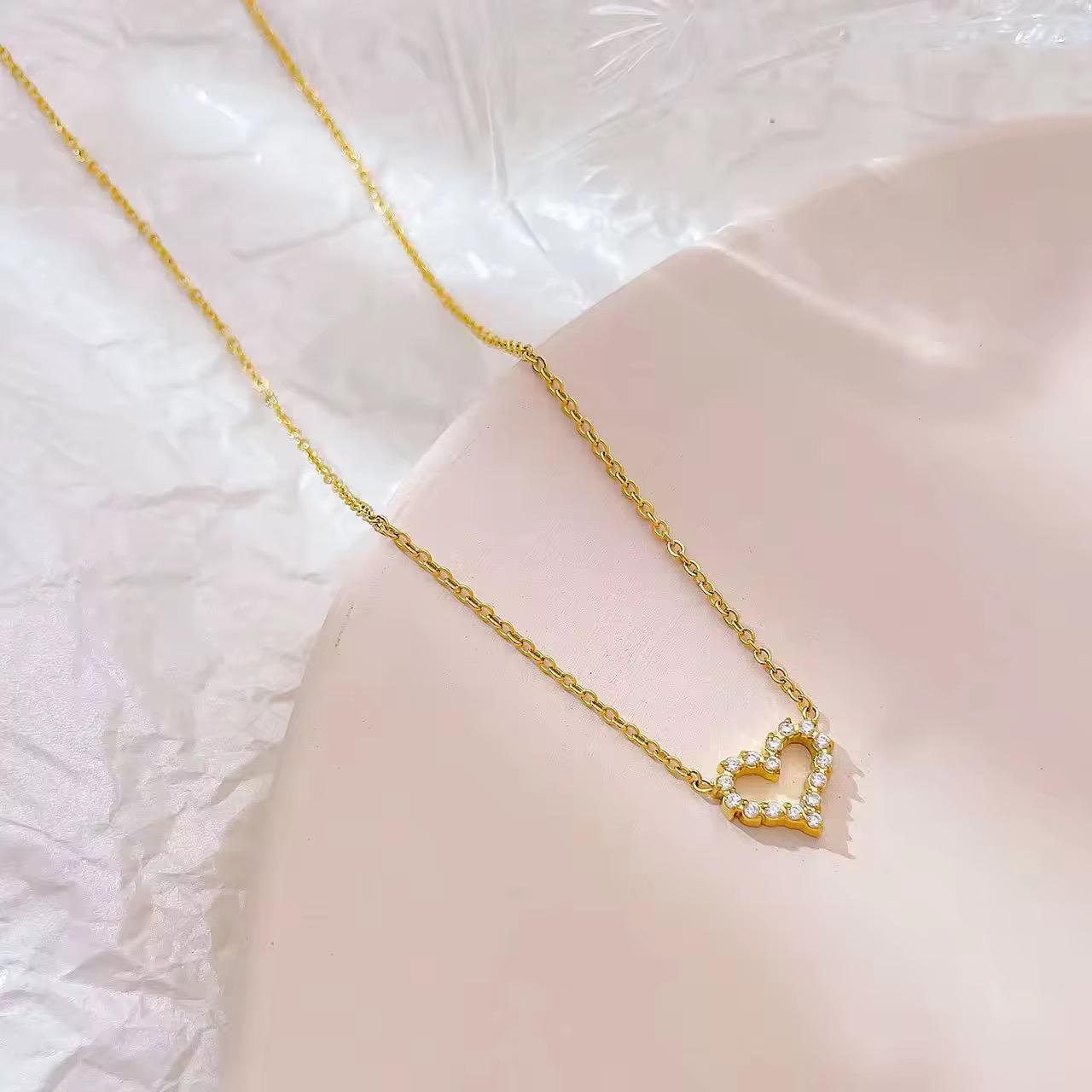 Diamond Heart Necklace - 18K Gold Anti-Tarnish