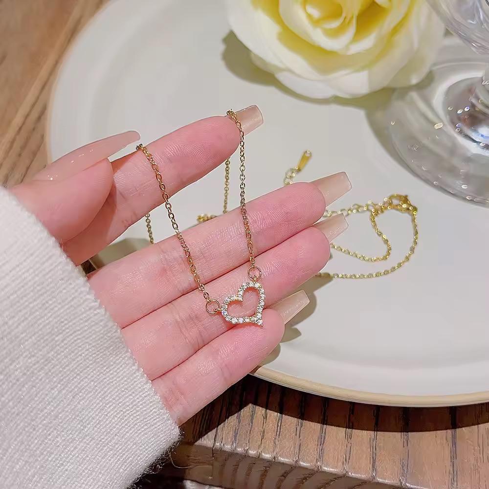 Diamond Heart Necklace - 18K Gold Anti-Tarnish