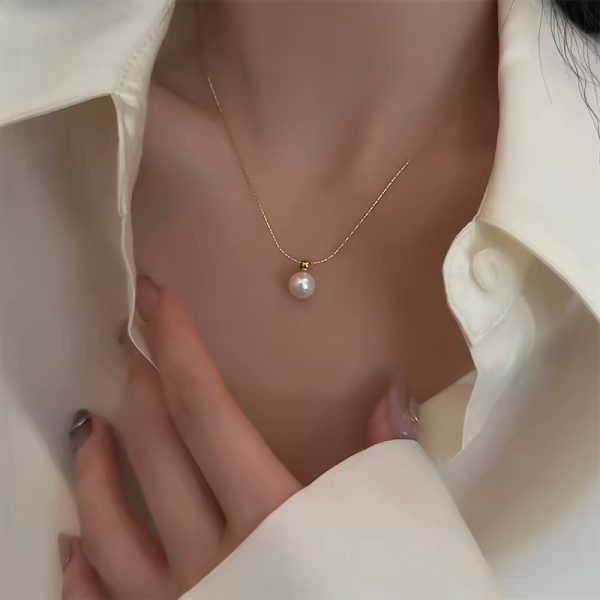 Hestia Orb Necklace - 18K Gold Anti-Tarnish