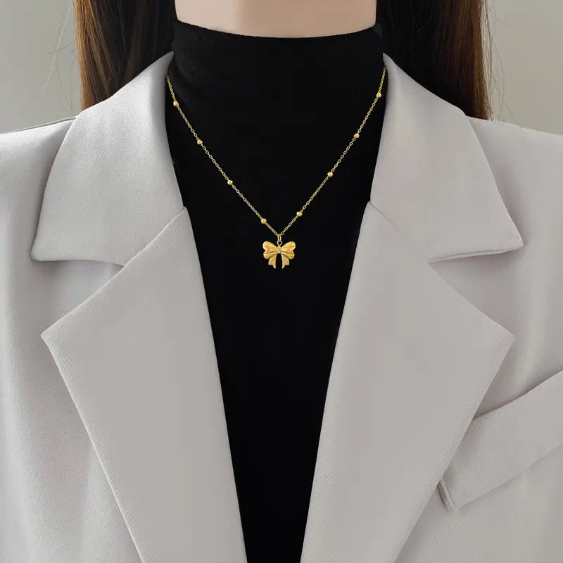 Sevyn Bow Pendant – 18K Gold Anti-Tarnish