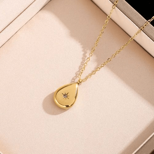 Hayden Teardrop Pendant – 18K Gold Anti-Tarnish