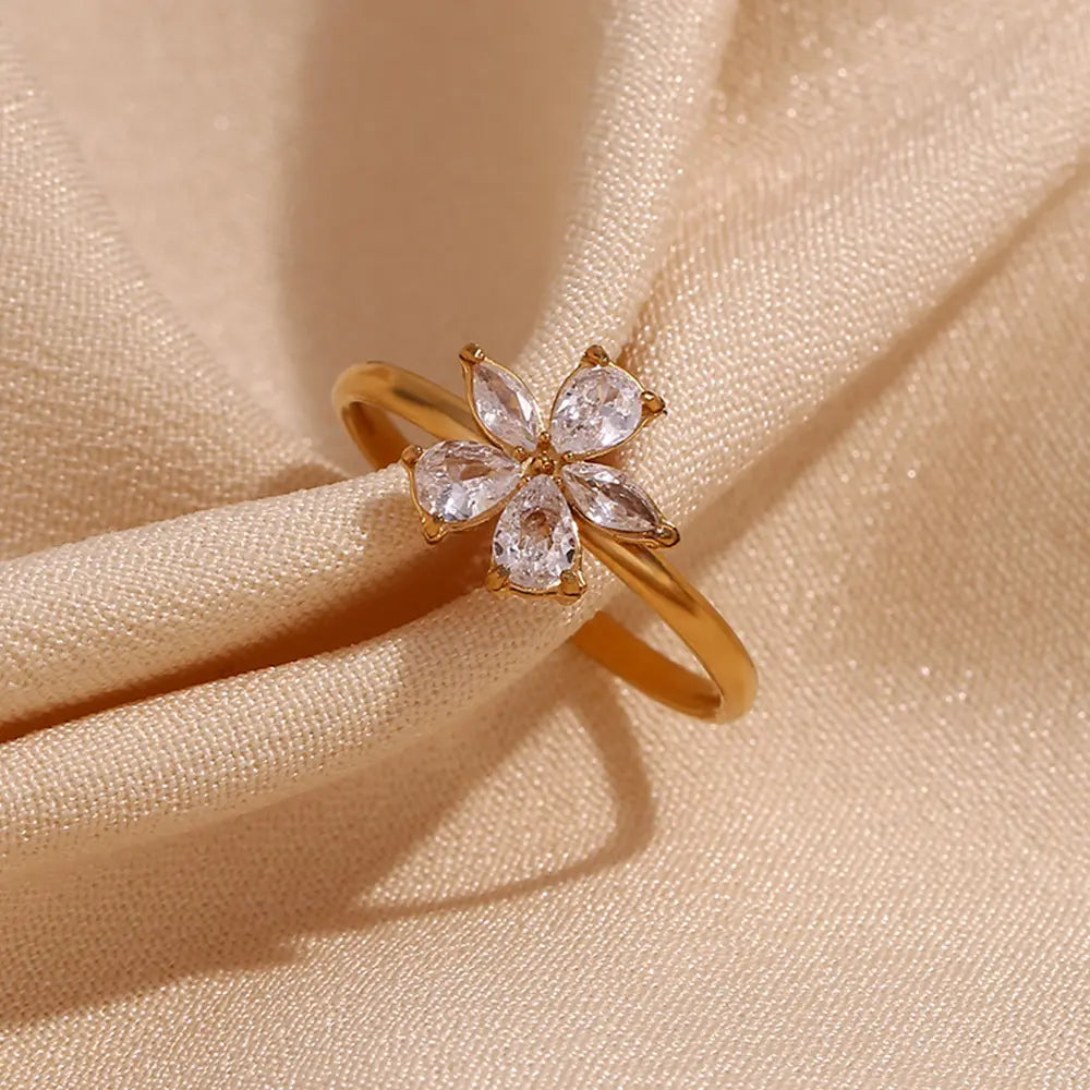 Tulia Flower Ring - 18K Gold Plated