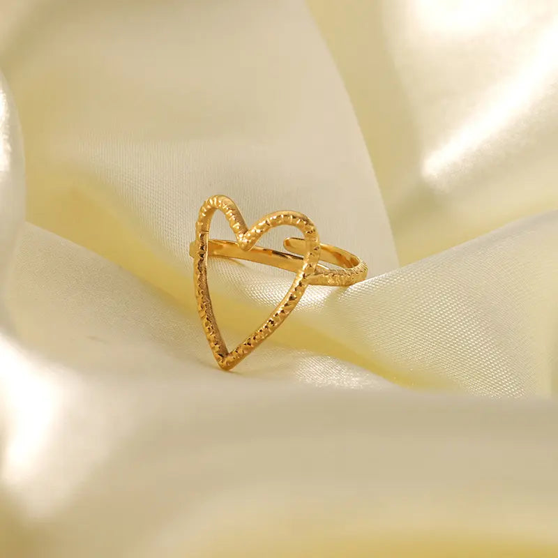 Aarna Minimal Heart ring- 18K Gold Anti-Tarnish
