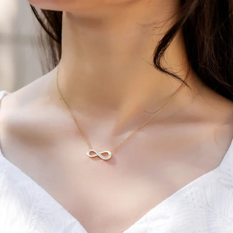Nayeli Infinity Necklace – 18K Gold Anti-Tarnish