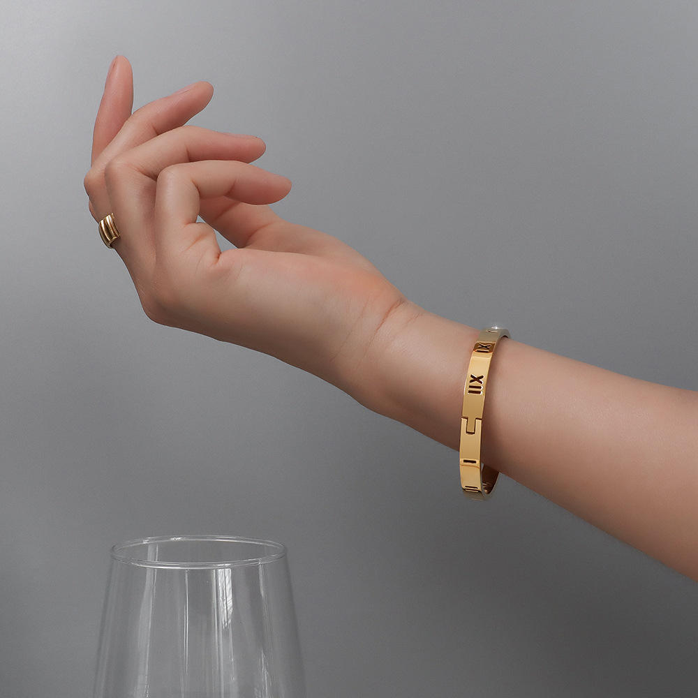 Eternal Time Bracelet – 18K Gold Anti-Tarnish