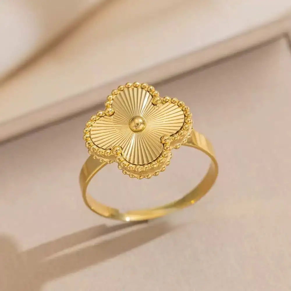 Rory Clover ring- 18K Gold Anti-Tarnish