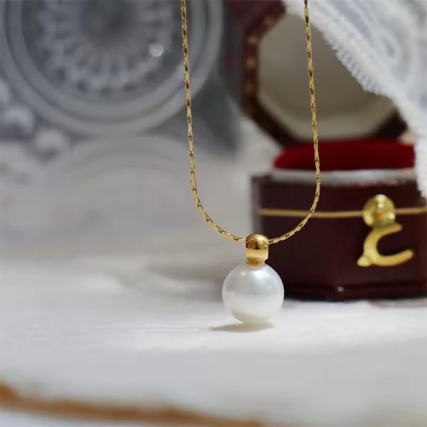 Hestia Orb Necklace - 18K Gold Anti-Tarnish