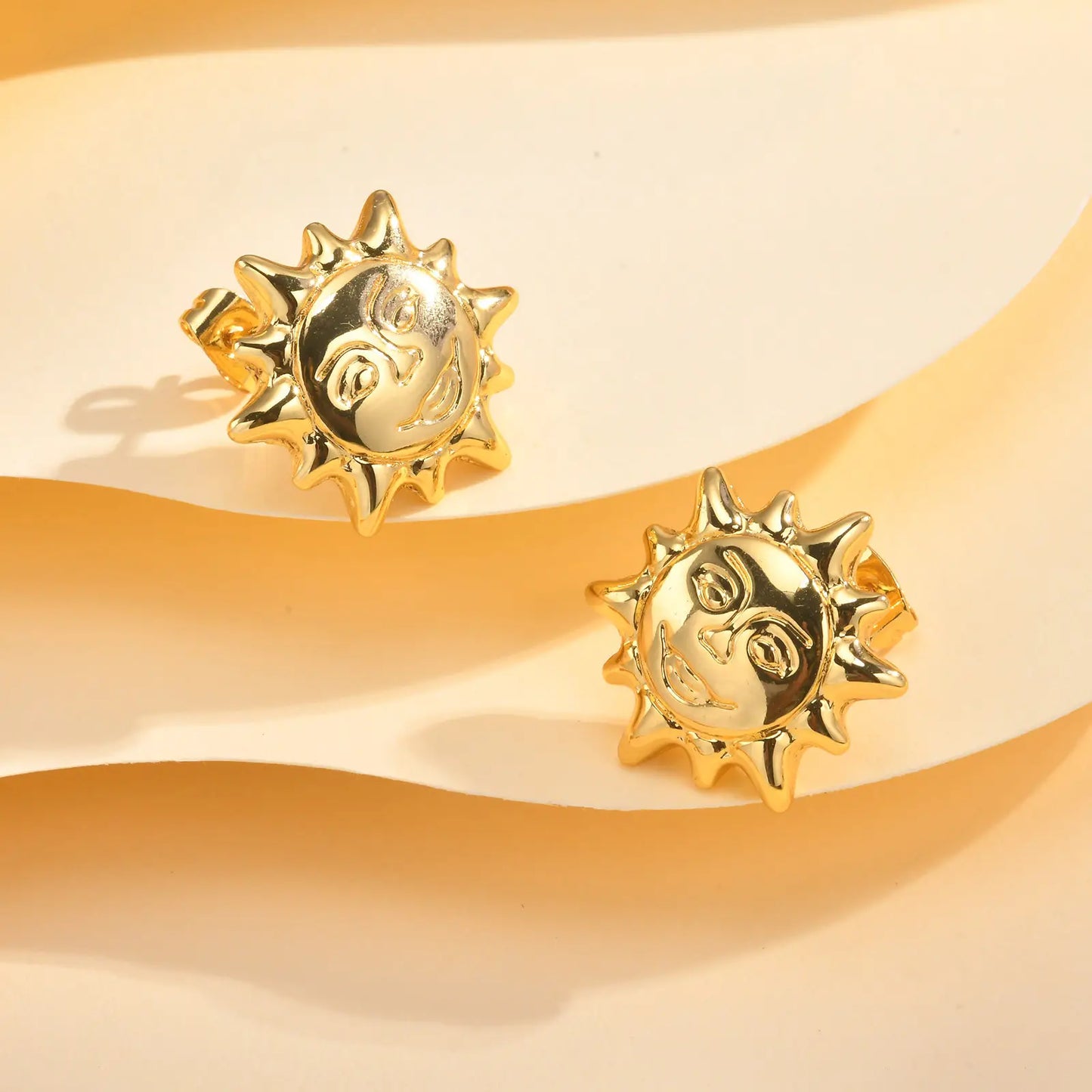 Araya Sunshine Smiley Earrings – 18K Gold Anti-Tarnish
