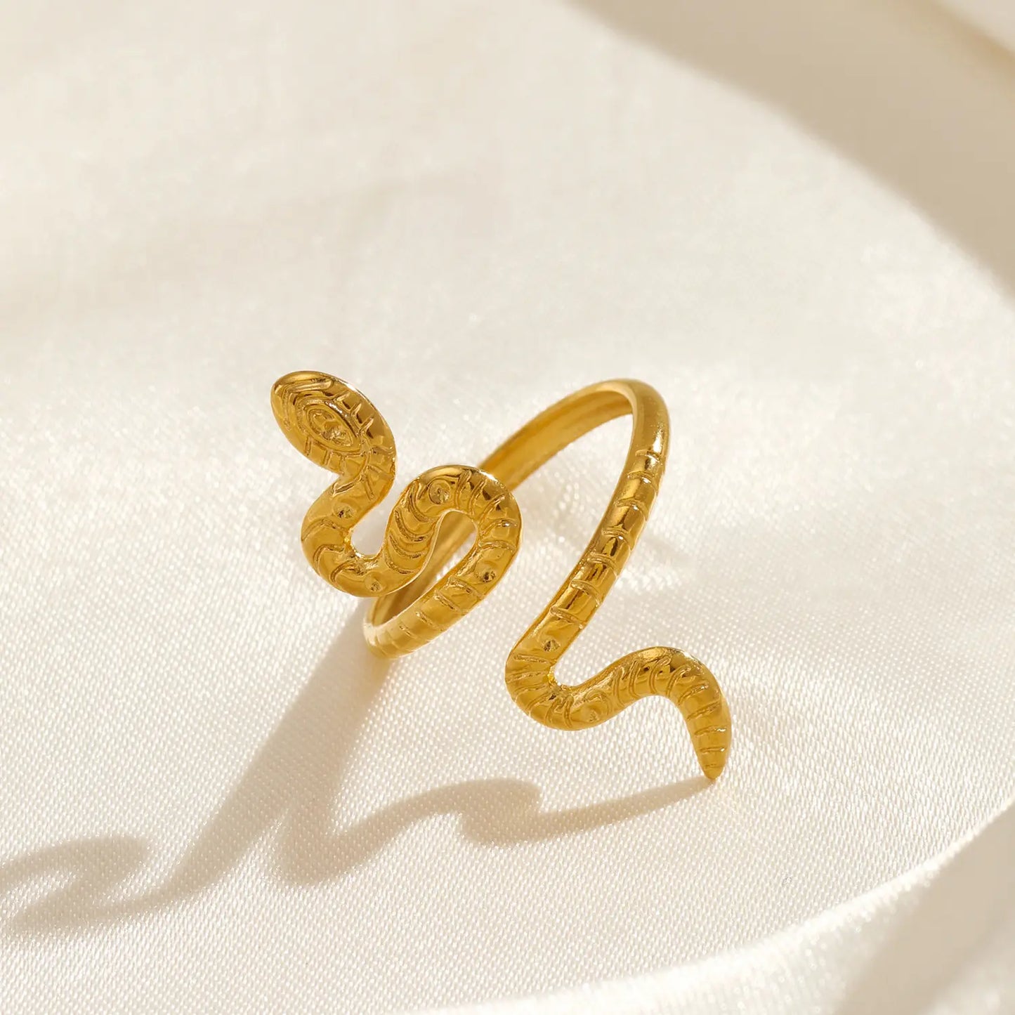 Ivey Serpent Charm - 18K Gold Anti-Tarnish Ring