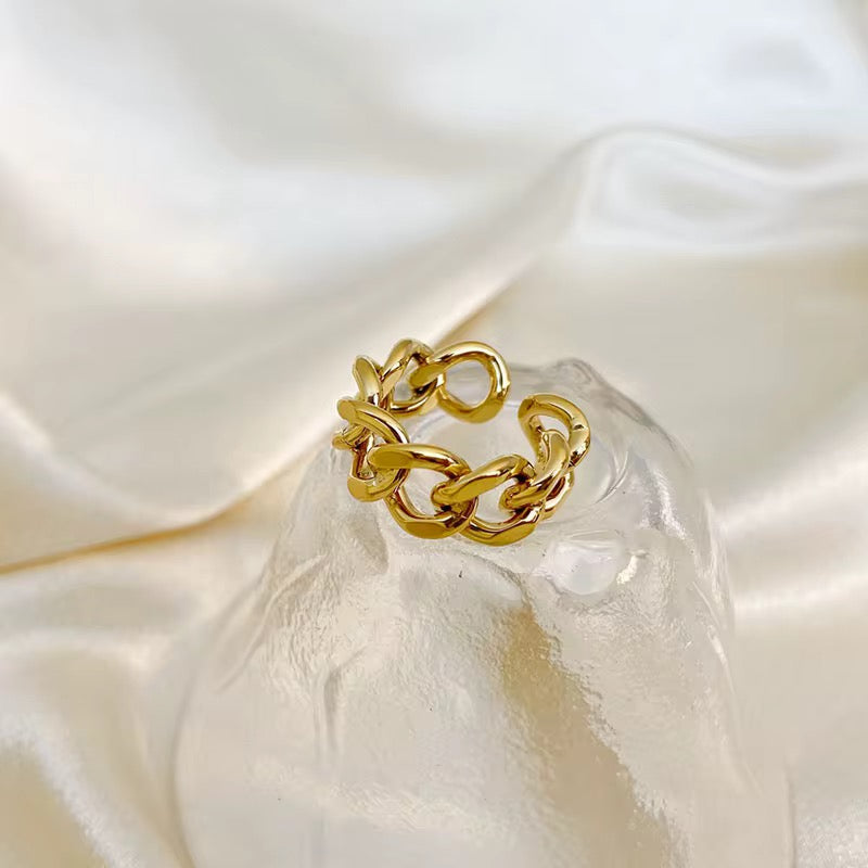 Lisa Chain Link Ring - 18K Gold Anti-Tarnish