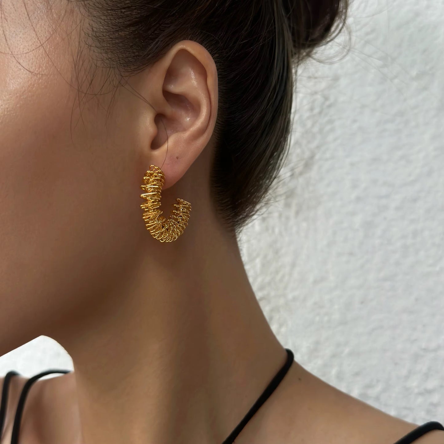 Lyla Twisted Hoop Earrings - 18K Gold Anti-Tarnish