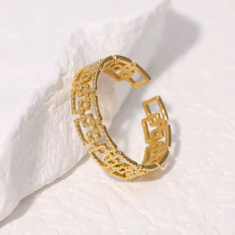 Avery Eternity - 18K Gold Anti-Tarnish Ring