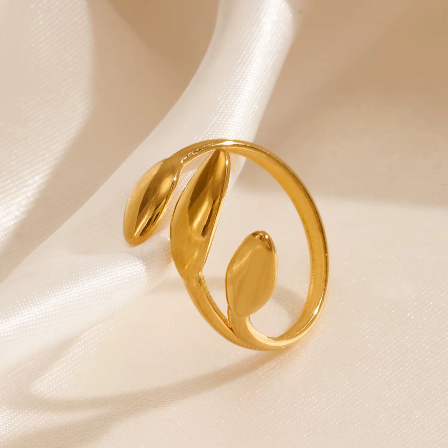 Esther Leaf Wrap - 18K Gold Anti-Tarnish Ring