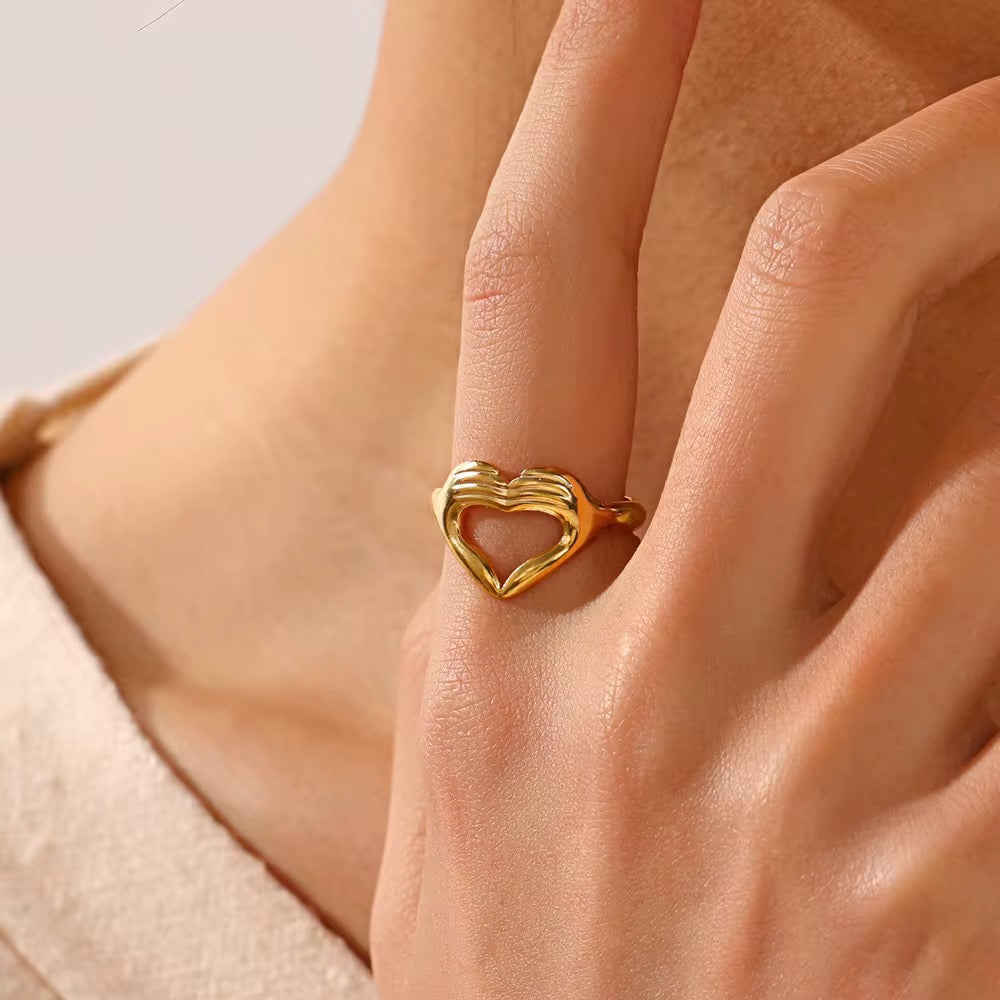 Valeria Heart Glow - 18K Gold Anti-Tarnish Ring