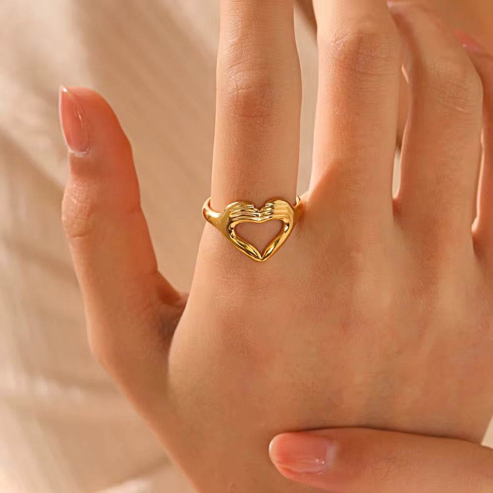 Valeria Heart Glow - 18K Gold Anti-Tarnish Ring