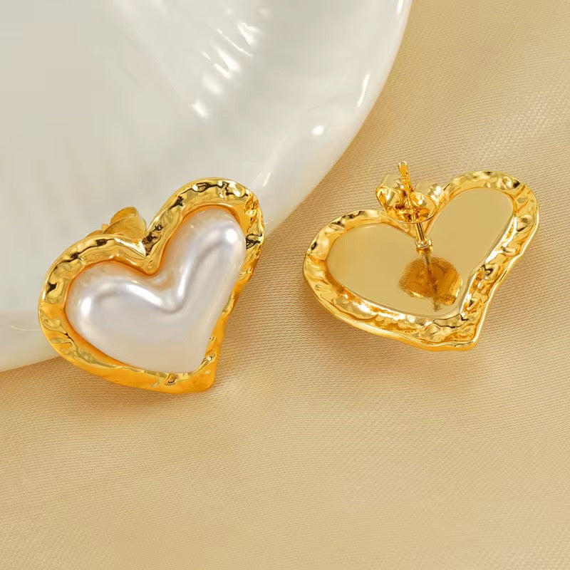 Ivy Amora Heart Earrings – 18K Gold Anti-Tarnish