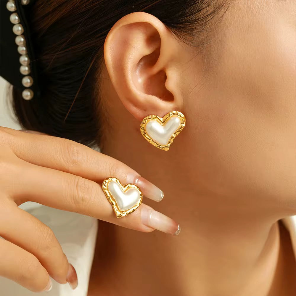 Ivy Amora Heart Earrings – 18K Gold Anti-Tarnish