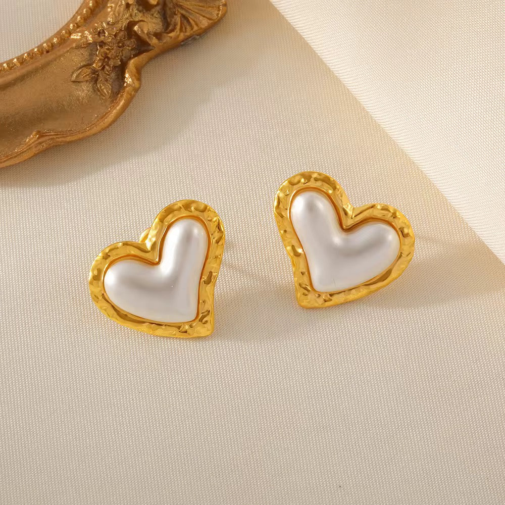 Ivy Amora Heart Earrings – 18K Gold Anti-Tarnish
