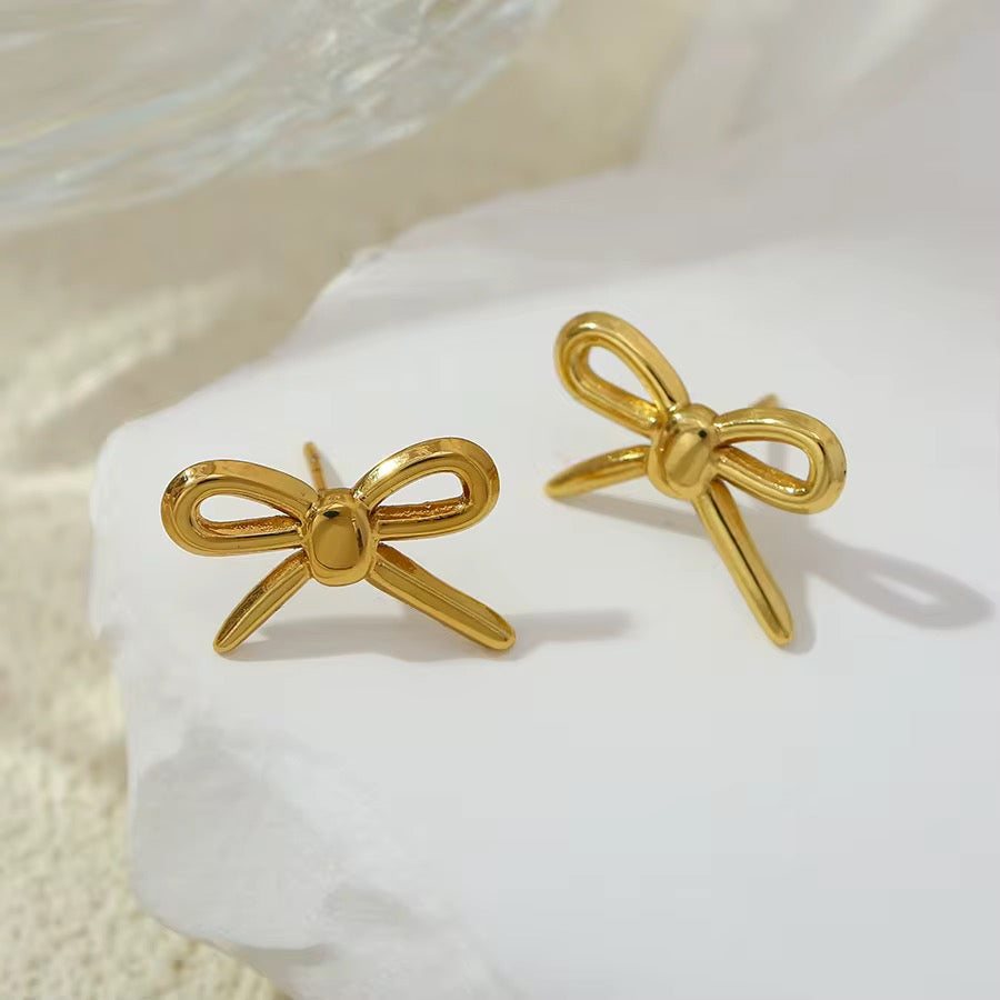 Lea Bow Stud Earrings – 18K Gold Anti-Tarnish