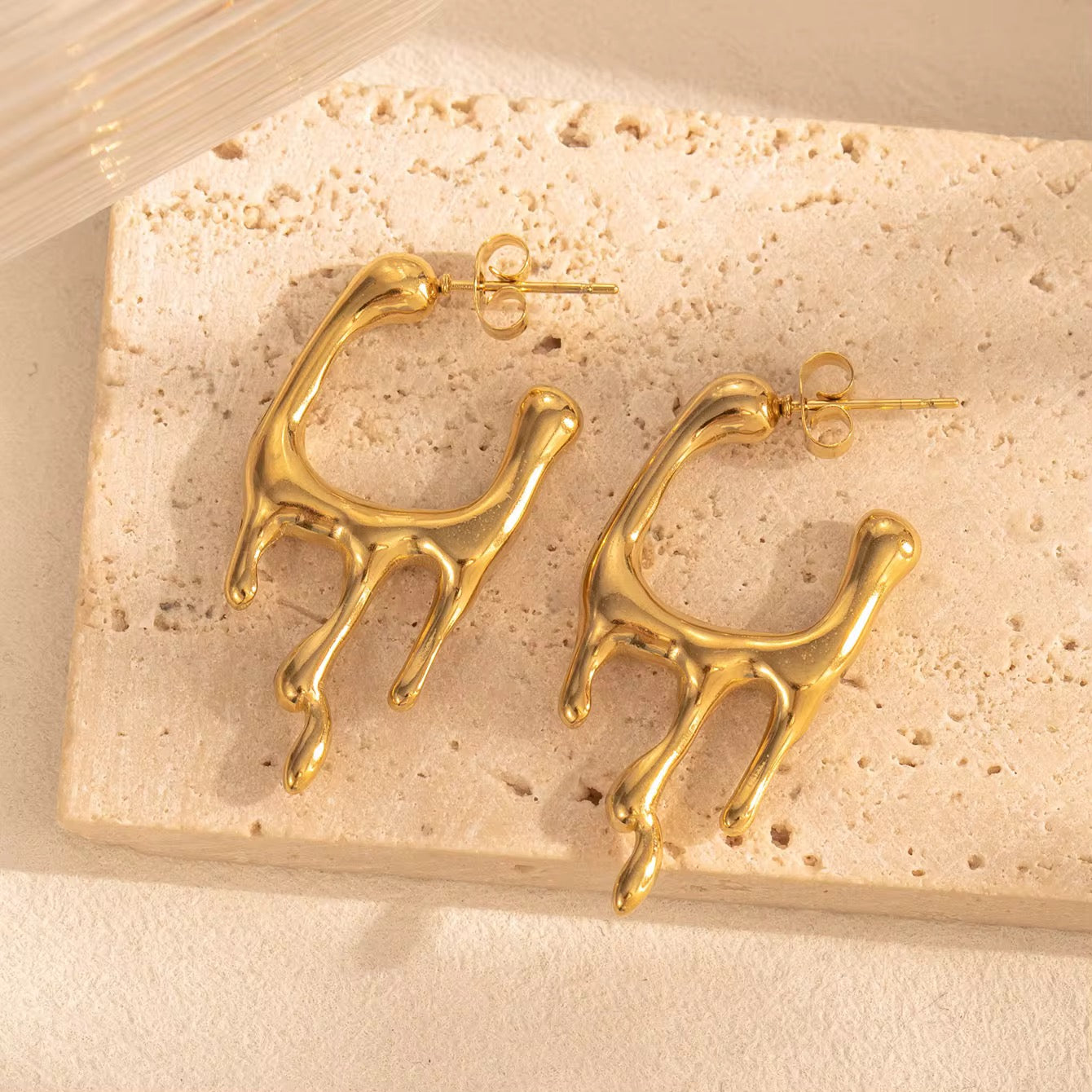 Alyssa Classic Hoop Earrings – 18K Gold Anti-Tarnish