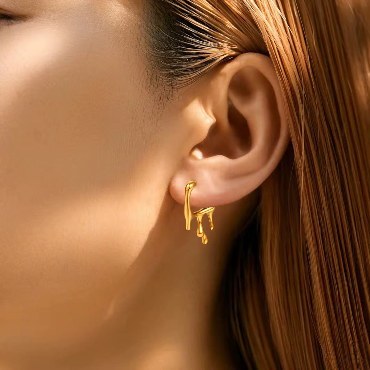 Alyssa Classic Hoop Earrings – 18K Gold Anti-Tarnish