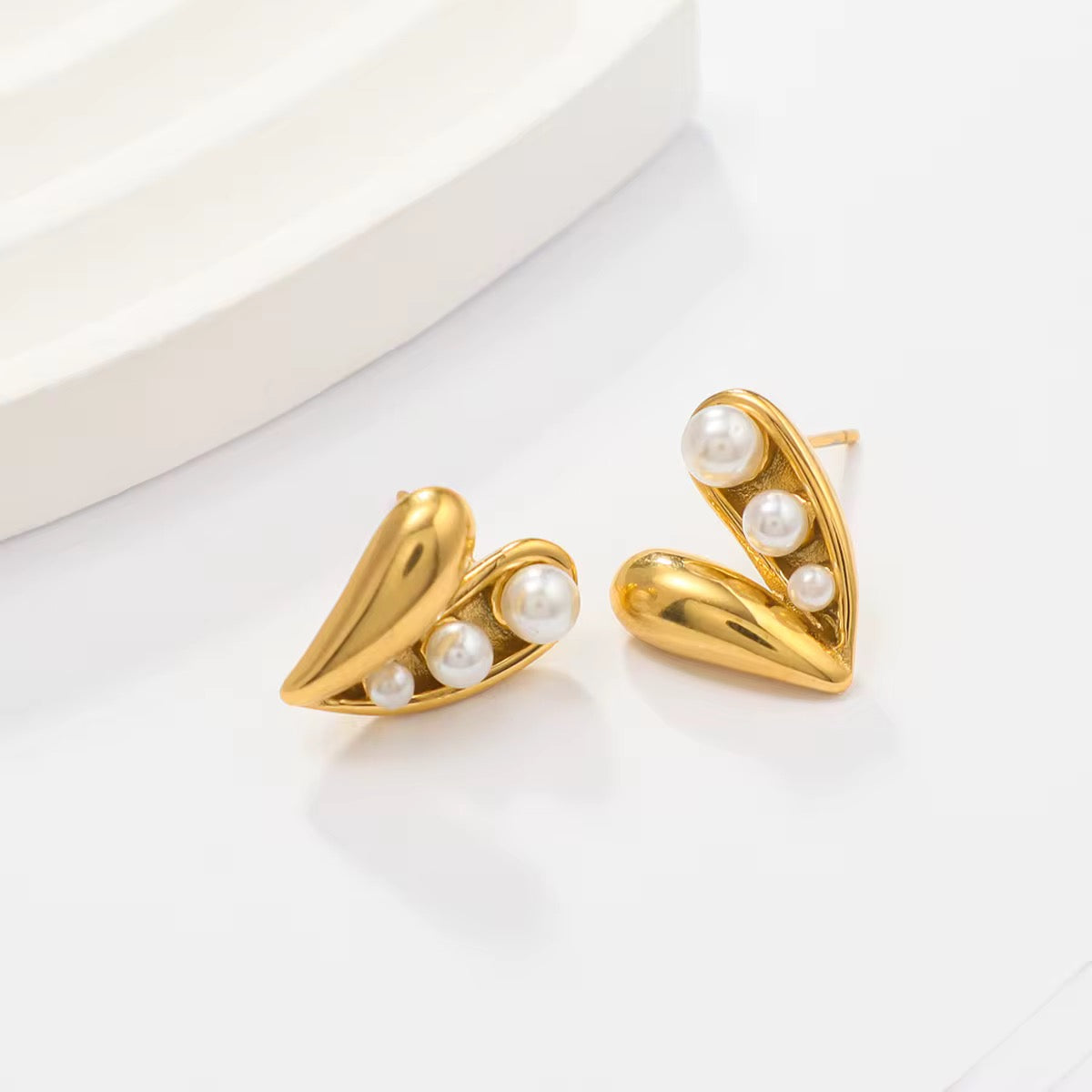 Chana Pearl Heart Studs – 18K Gold Anti-Tarnish