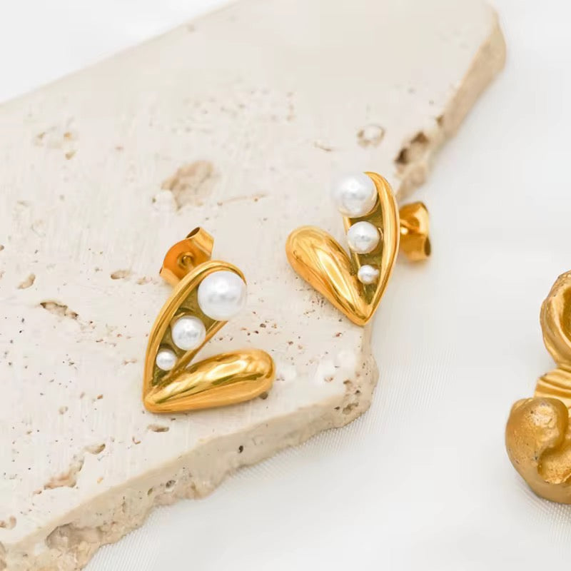 Chana Pearl Heart Studs – 18K Gold Anti-Tarnish