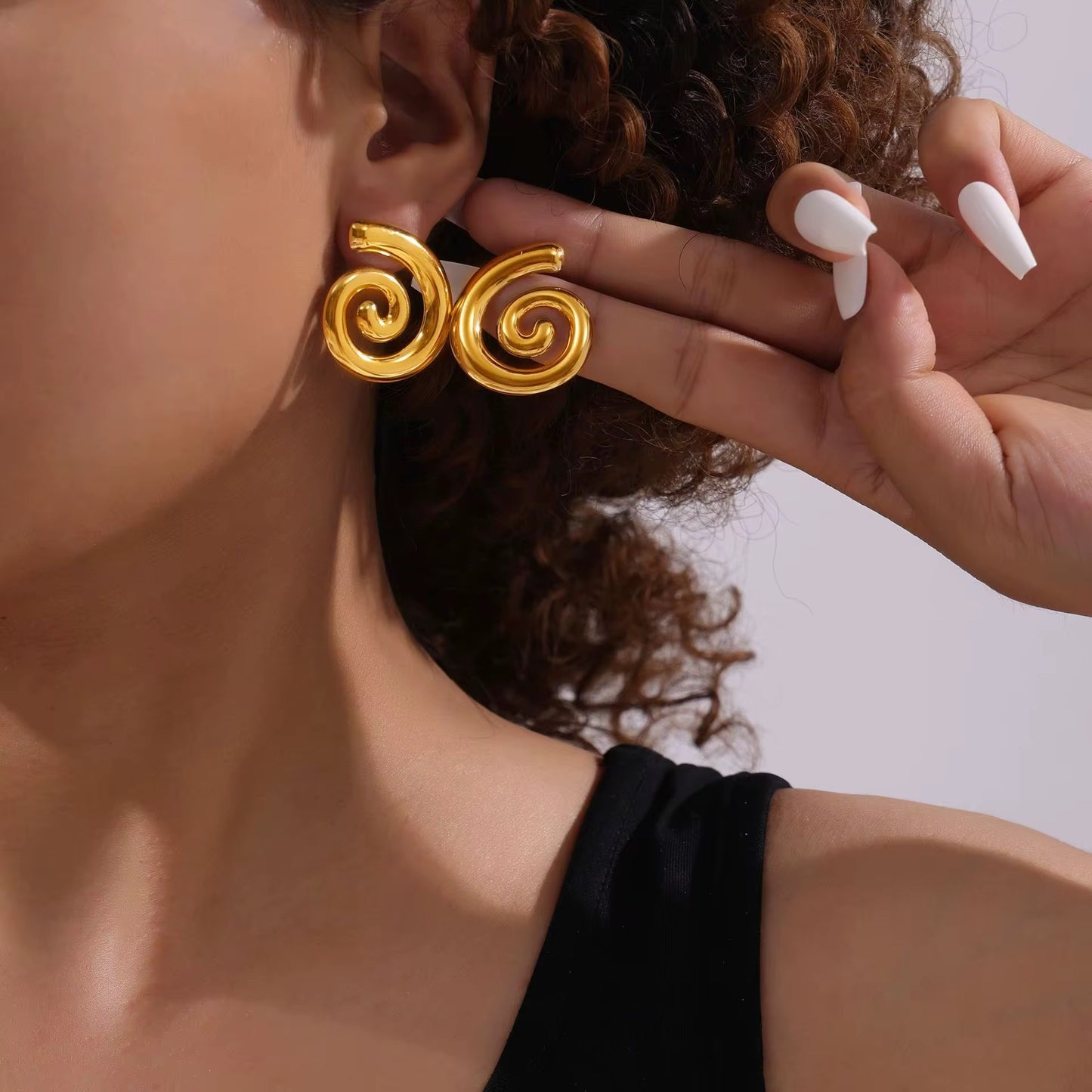 Eliana Spiral Hoops – 18K Gold Anti-Tarnish