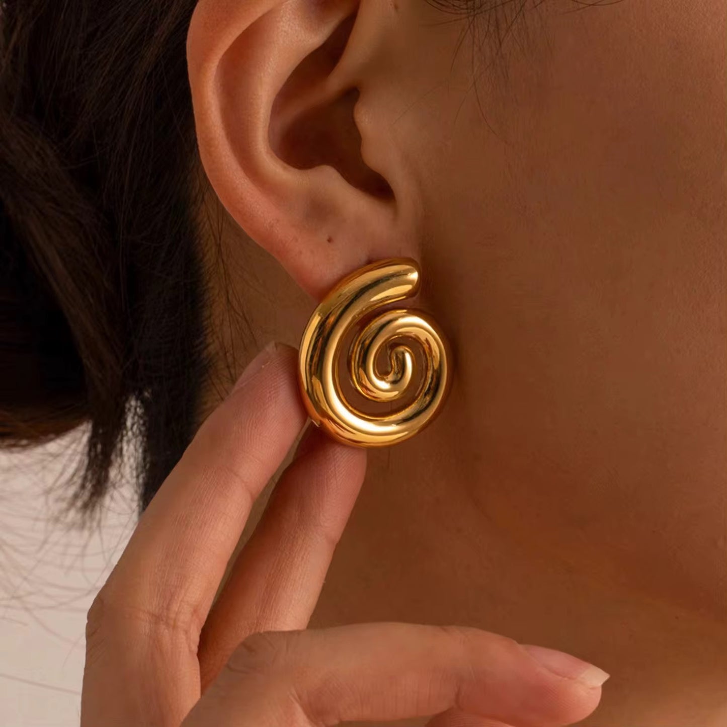 Eliana Spiral Hoops – 18K Gold Anti-Tarnish