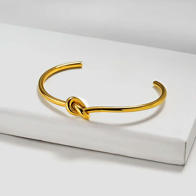 Love Knot Bracelet – 18K Gold Anti-Tarnish