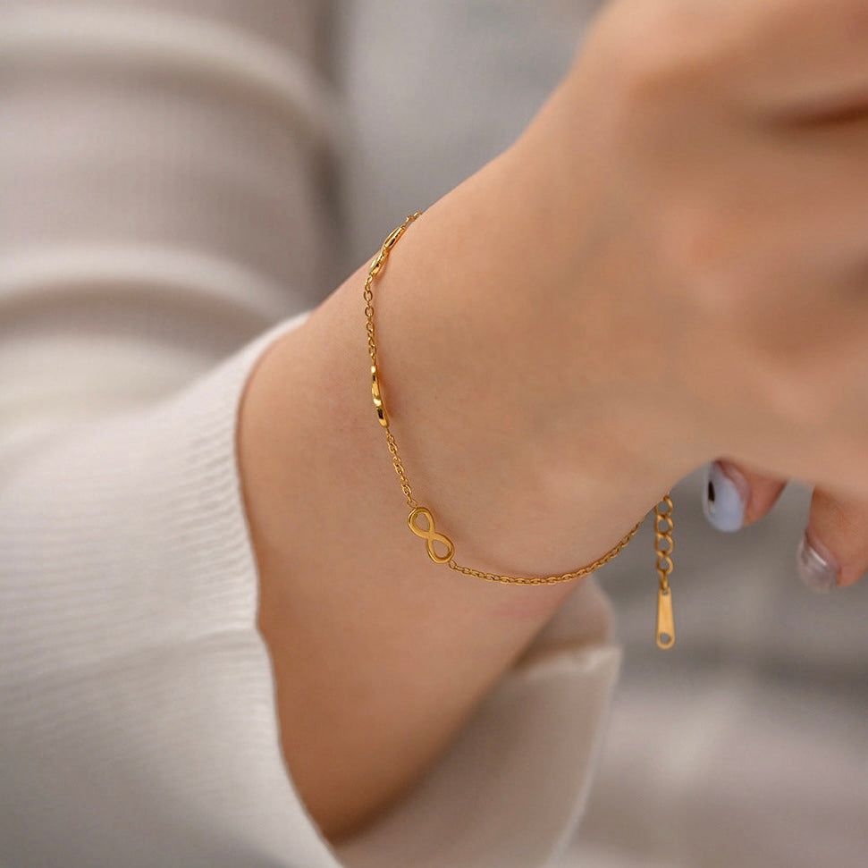 Triple Infinity Bracelet – 18K Gold Anti-Tarnish