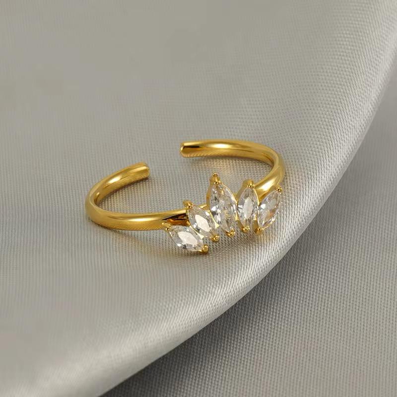Izabella Zirconia Ring – 18K Gold Anti-Tarnish