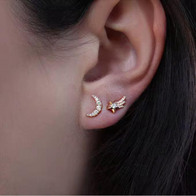 Nila Dainty Earrings - 18K Gold Anti-Tarnish
