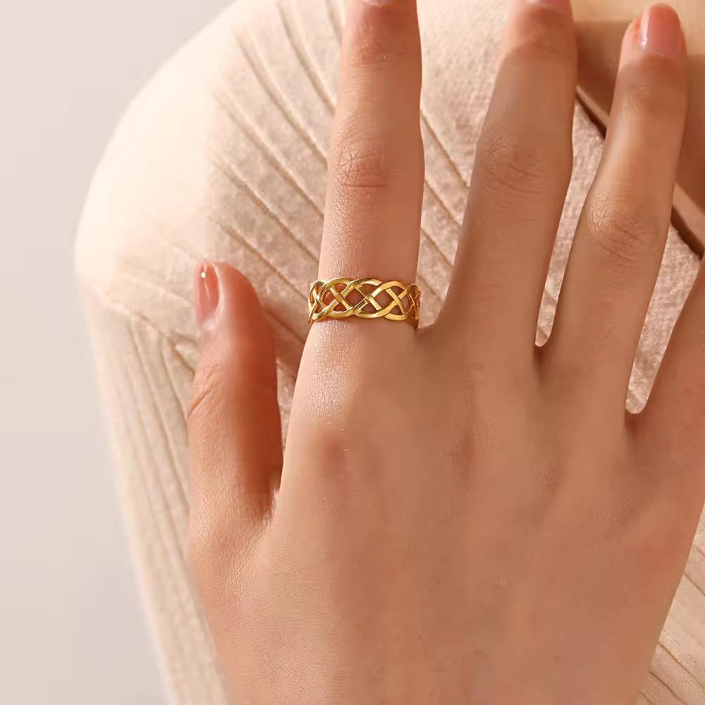 Jaycee Clover ring- 18K Gold Anti-Tarnish