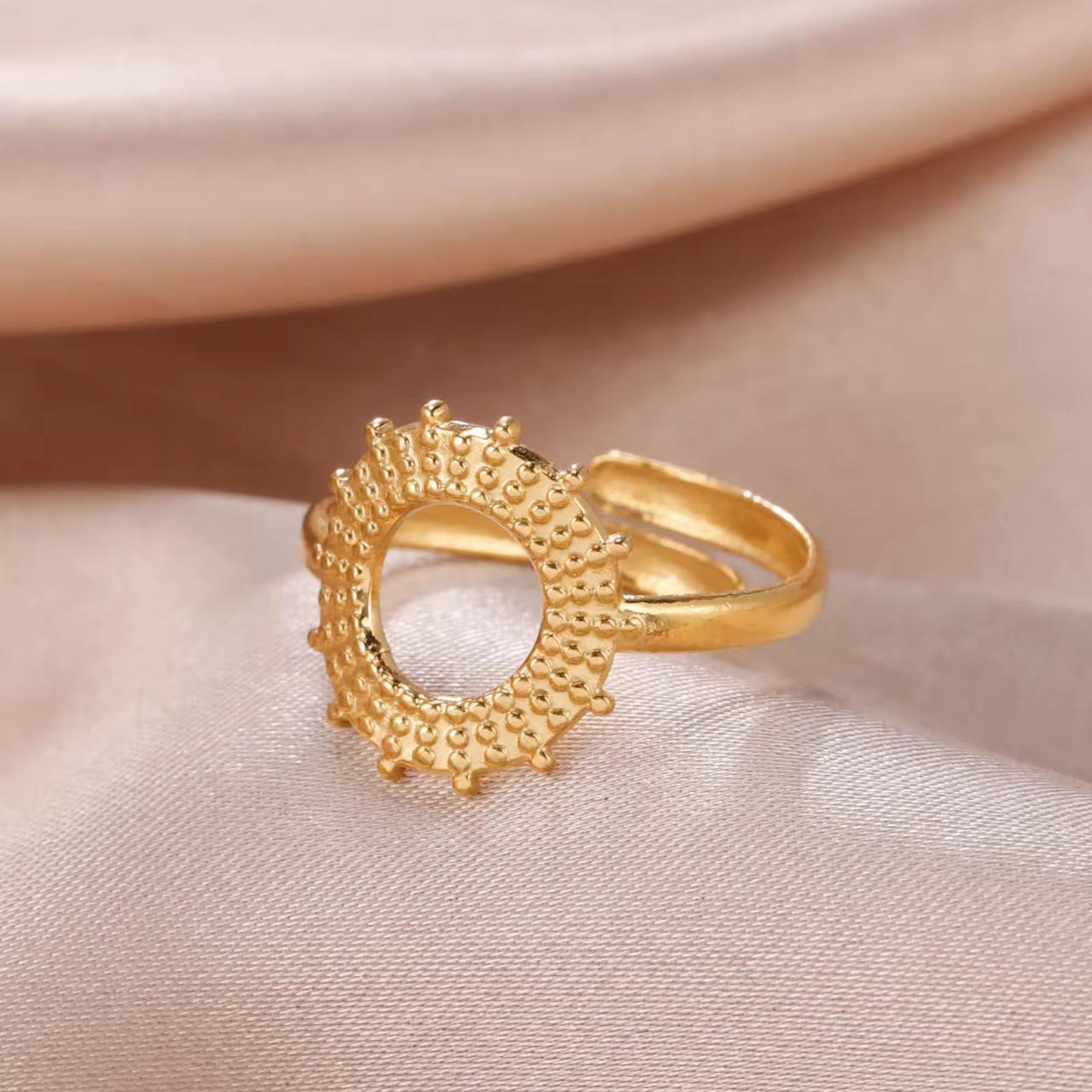 Nataly Flower ring- 18K Gold Anti-Tarnish
