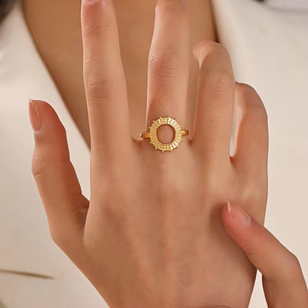 Nataly Flower ring- 18K Gold Anti-Tarnish