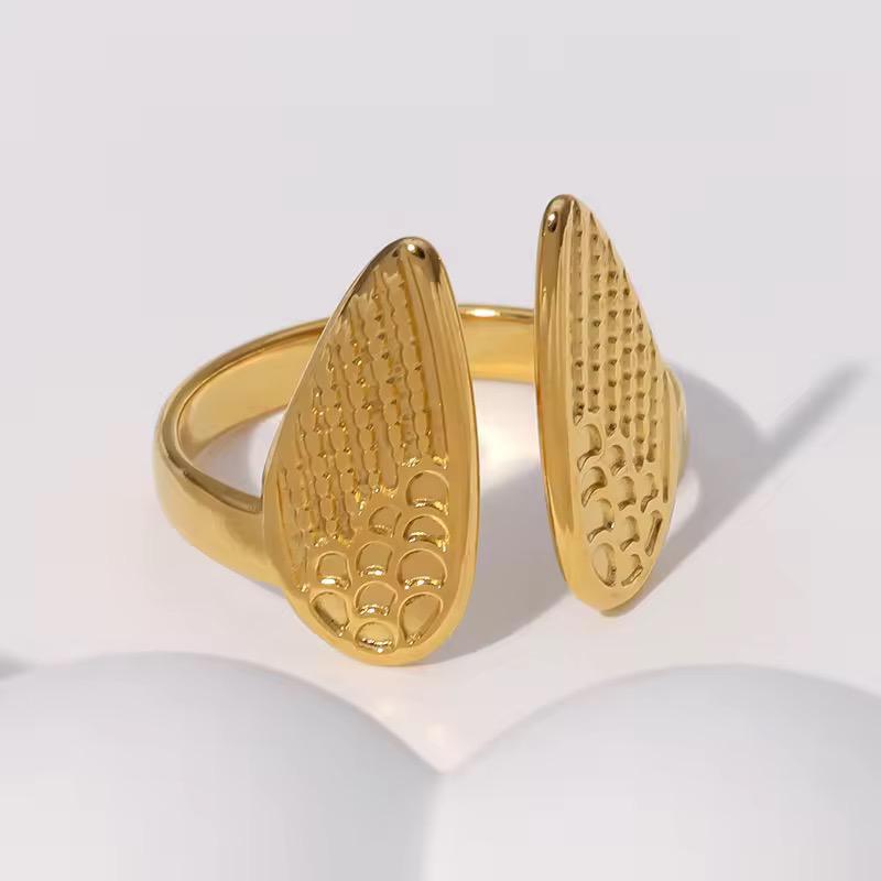 Lea roman ring- 18K Gold Anti-Tarnish