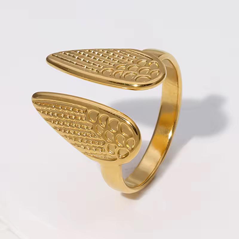 Lea roman ring- 18K Gold Anti-Tarnish