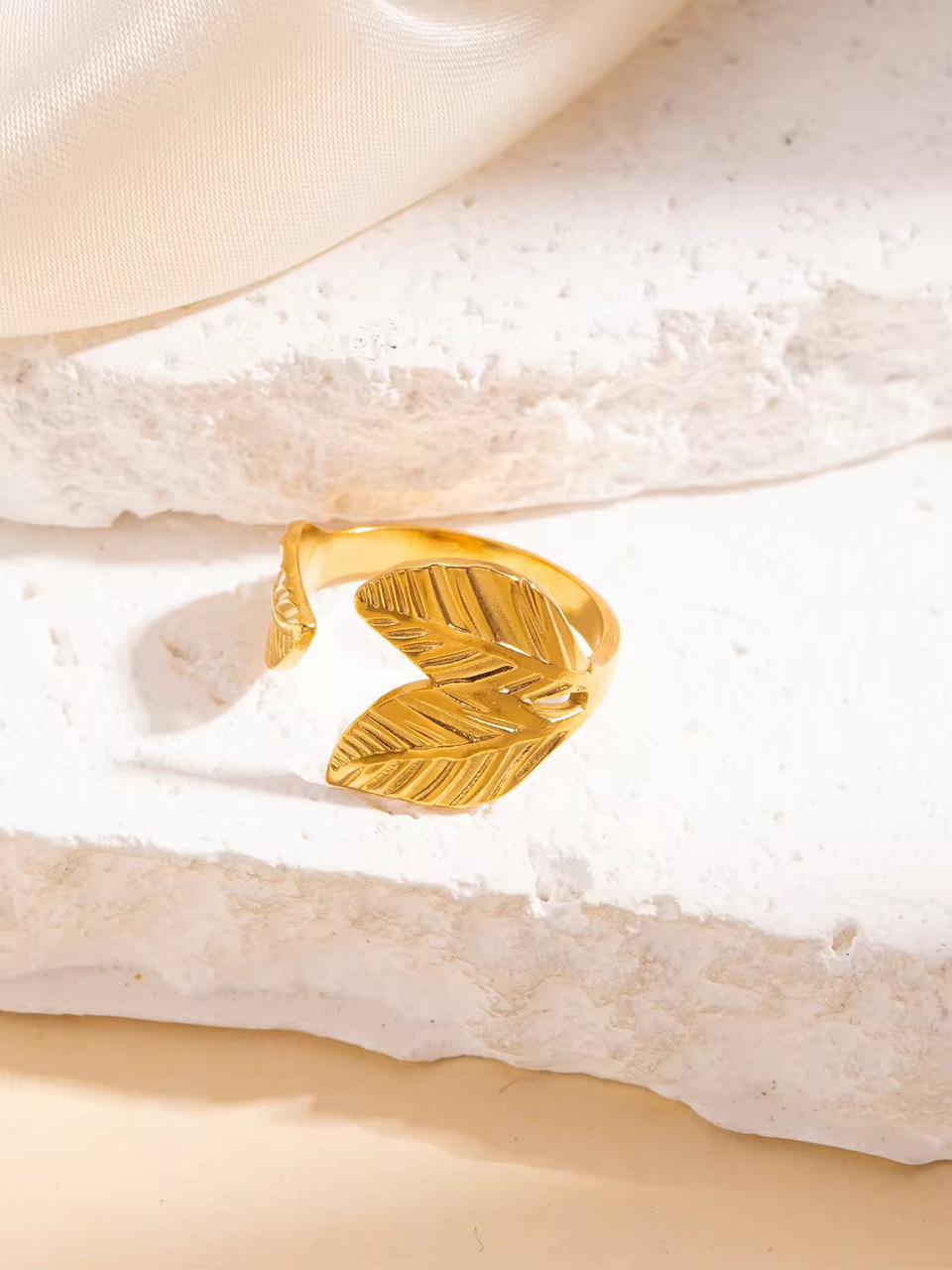 Haley Leaf ring- 18K Gold Anti-Tarnish