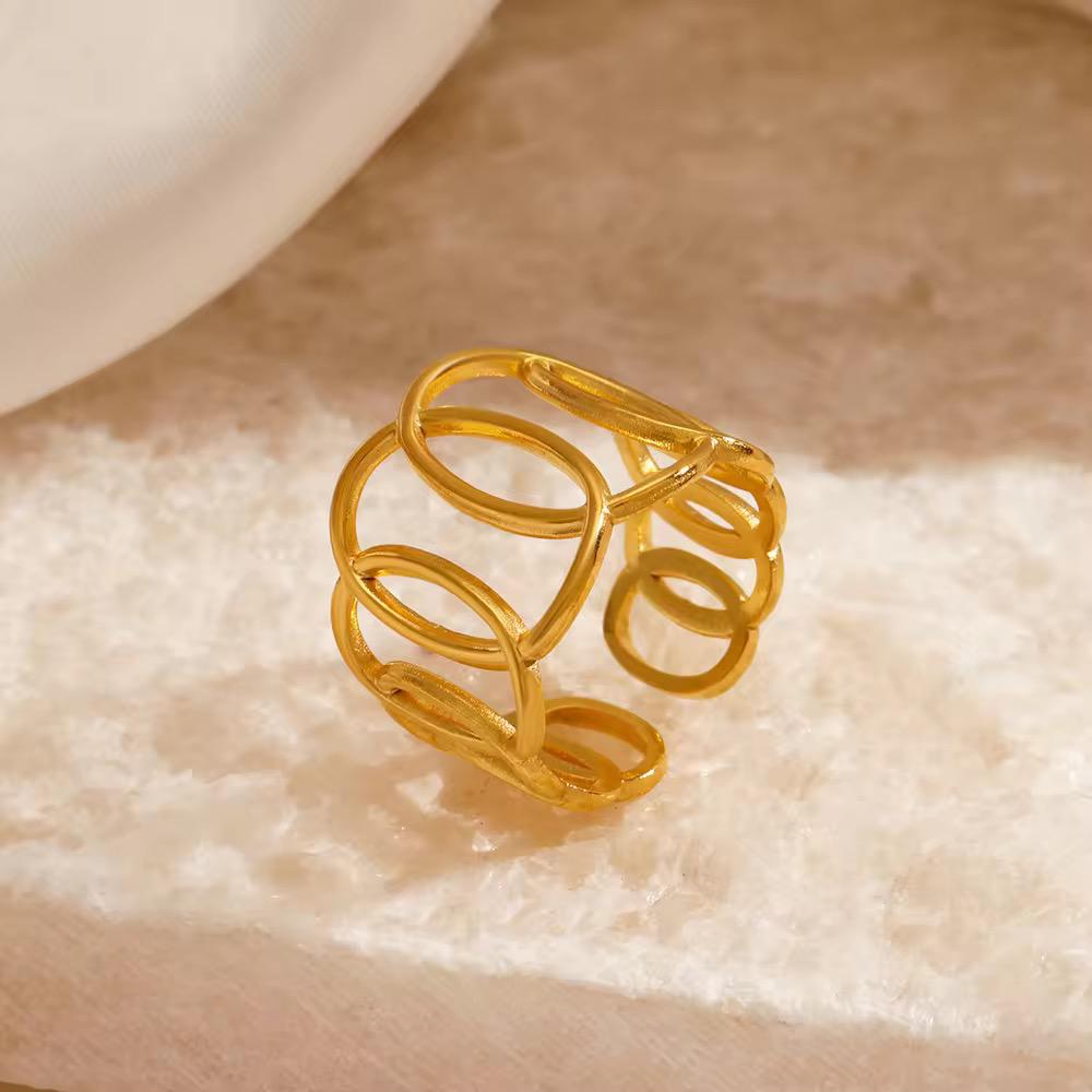Ashlyn Chunky ring- 18K Gold Anti-Tarnish
