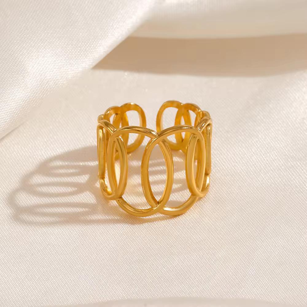 Ashlyn Chunky ring- 18K Gold Anti-Tarnish