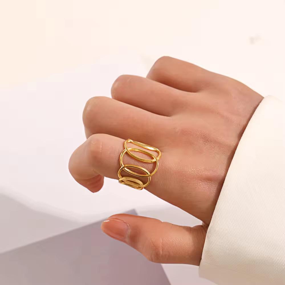 Ashlyn Chunky ring- 18K Gold Anti-Tarnish
