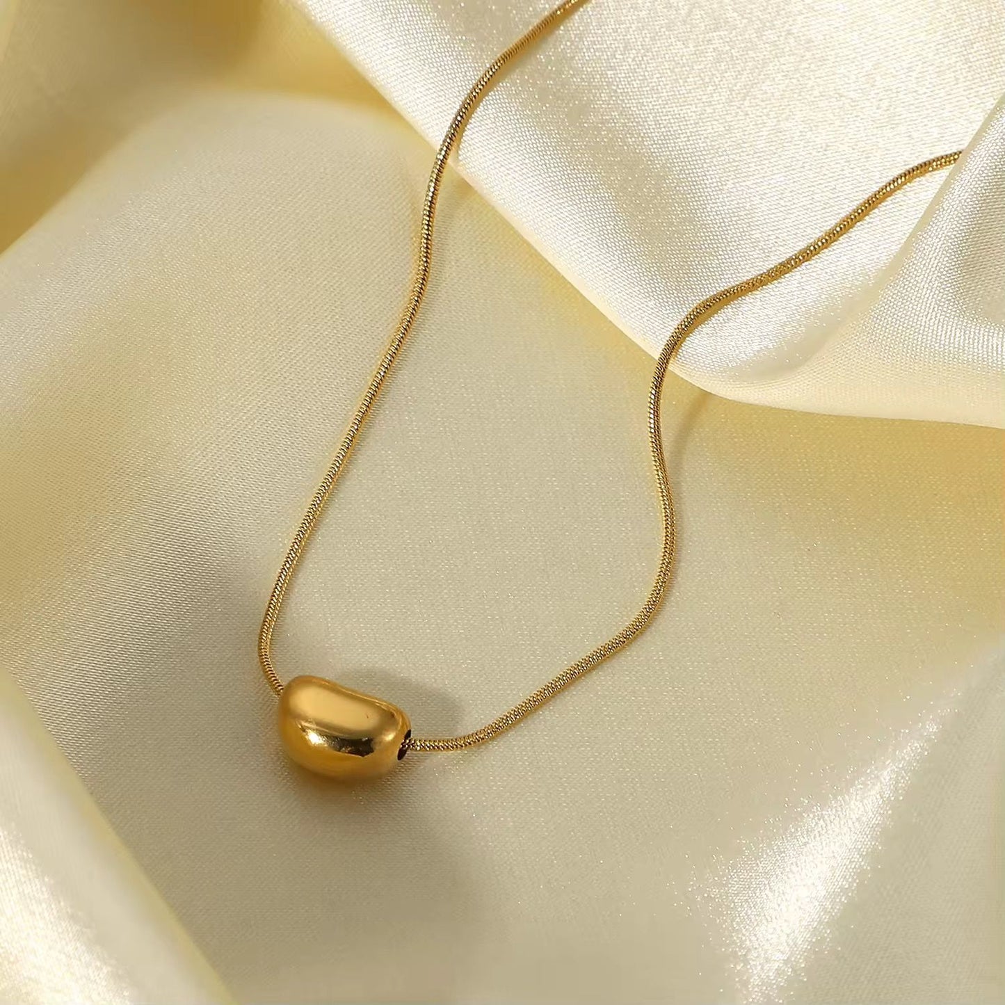 Disha Bean Heart Necklace - 18K Gold Anti-Tarnish