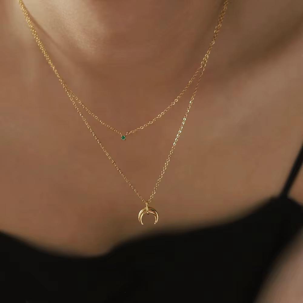 Lyra Moonlight Necklace – 18K Gold Anti-Tarnish
