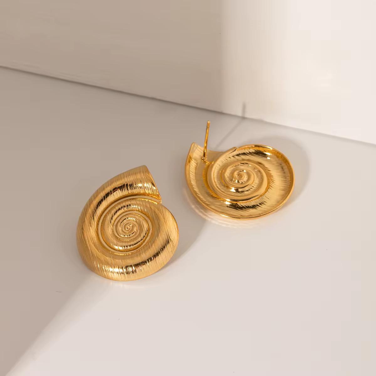 Spiral rugged Stud- 18K Gold Anti-Tarnish
