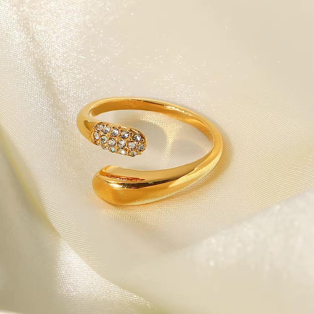 Adhira Minimal Ring- 18K Gold Anti-Tarnish