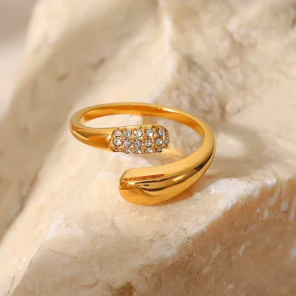 Adhira Minimal Ring- 18K Gold Anti-Tarnish