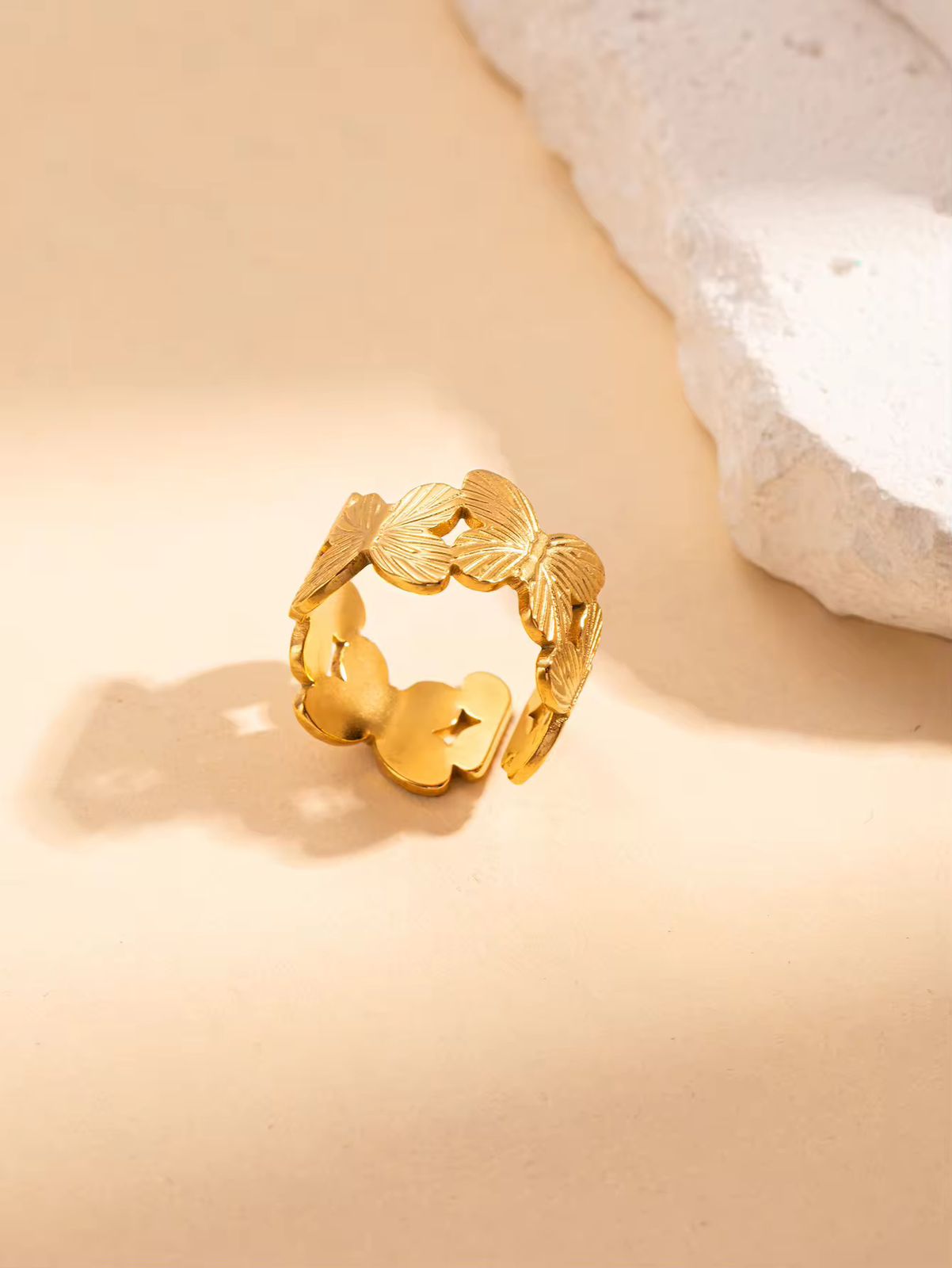 Neriah Flower ring- 18K Gold Anti-Tarnish