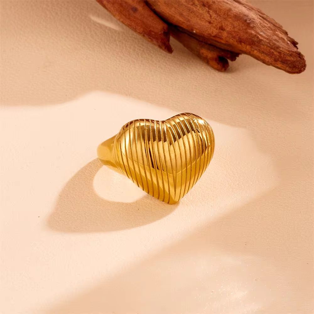Maisy Heart ring- 18K Gold Anti-Tarnish