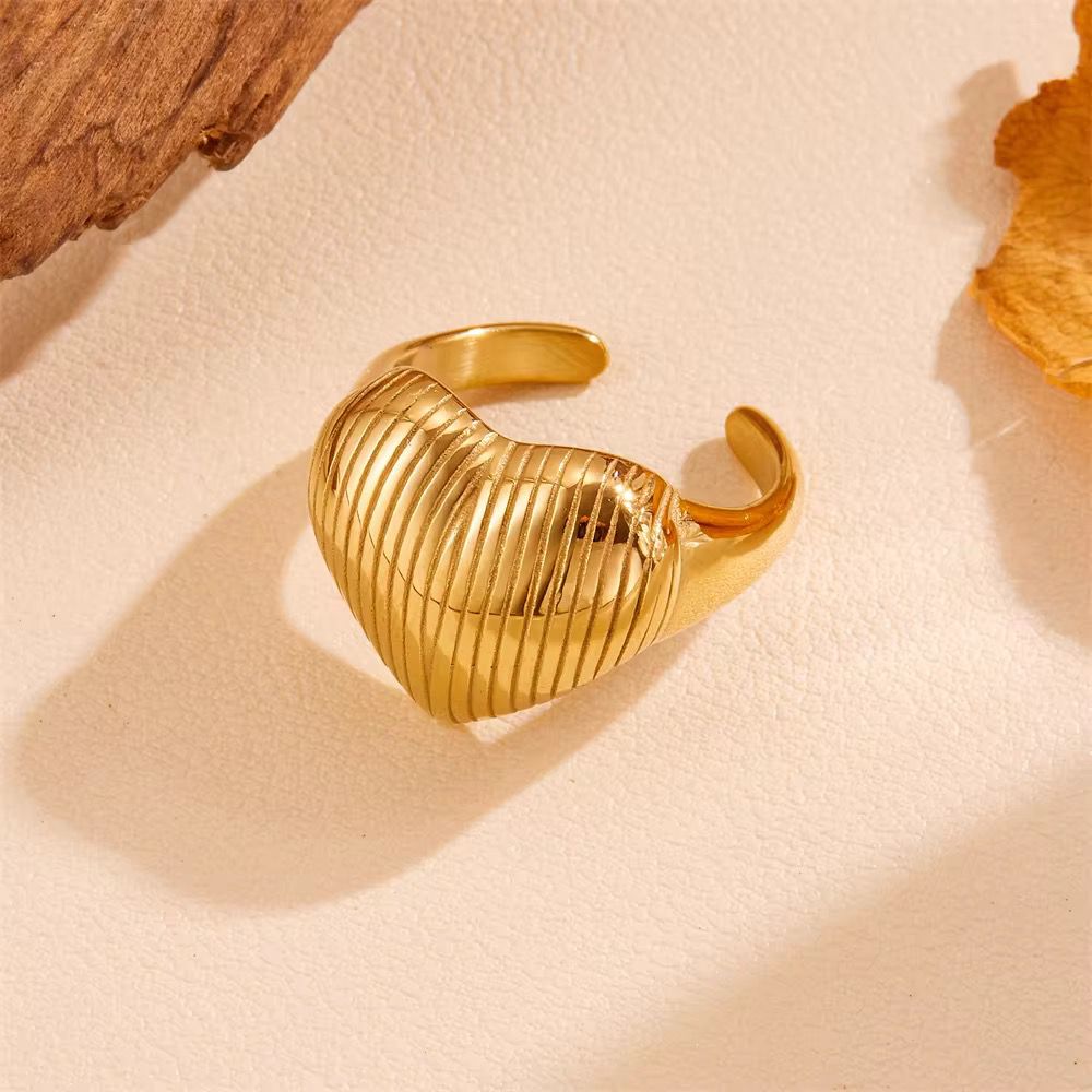 Maisy Heart ring- 18K Gold Anti-Tarnish